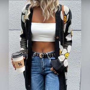 NEW! Cute Floral Pattern Knit Sweater. Mid-length. Size Large